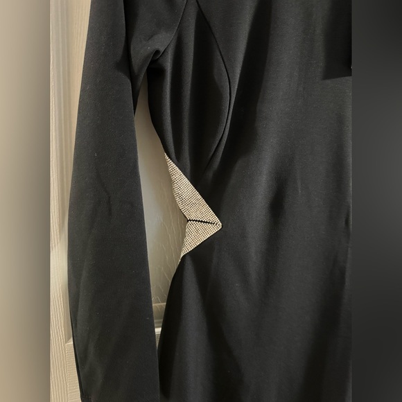 Backless dress - Picture 4 of 13